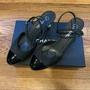 Chanel 2018 pearl heels